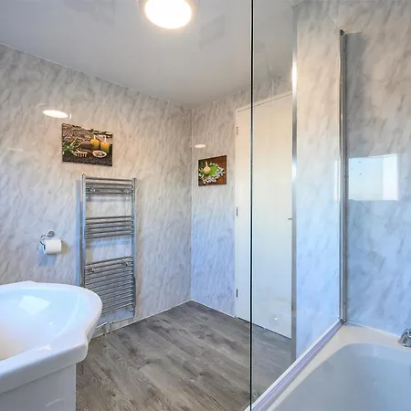 Rc46Gs - Cozy Double Room In West Yorkshire