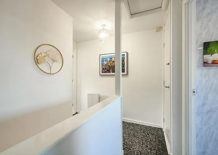 -rcgs- For Your Relaxed, Cosy Stay, Free Parking Leeds (West Yorkshire)